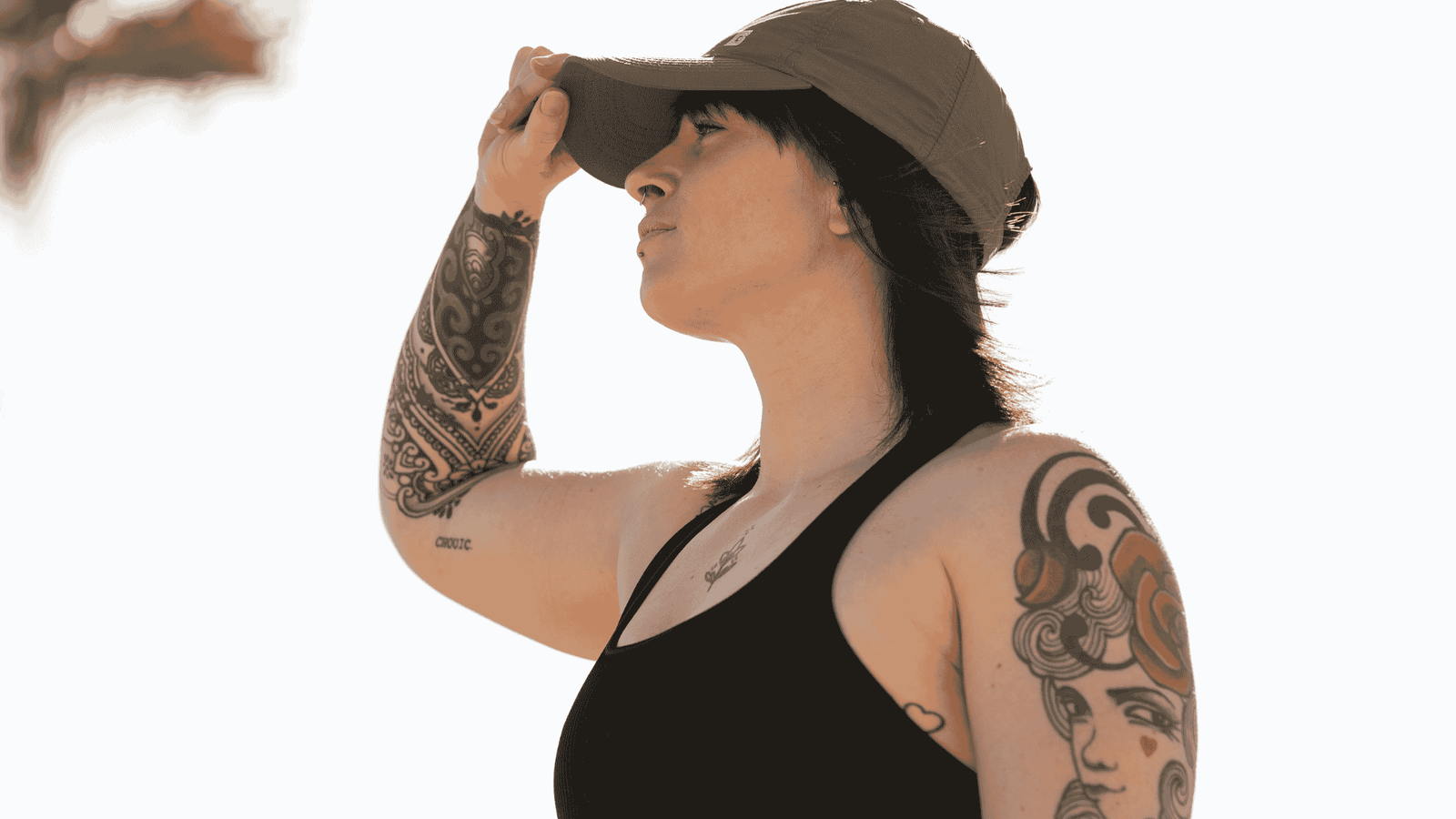 Exposer son tatouage au soleil : les bons gestes