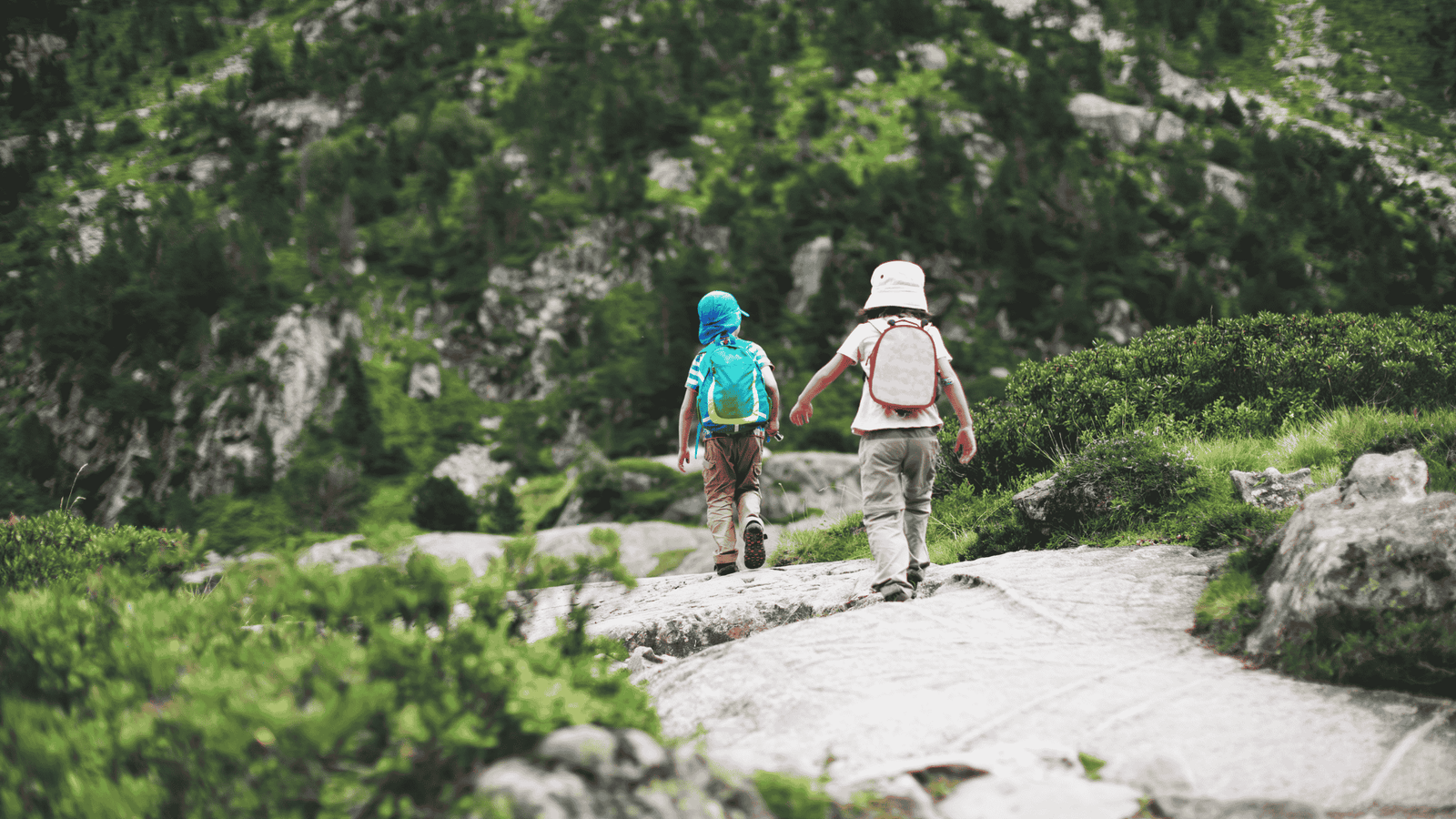 Le kit randonnée pour enfant : nos indispensables à glisser dans le sac
