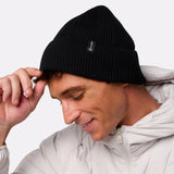 Bonnet noir porté homme