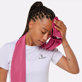 Serviette rafraîchissante rose porté G-Heat